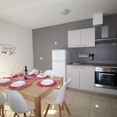 Apartments "Sun-Mauro" - Suitable For Groups Of People Novaglia Esterno foto