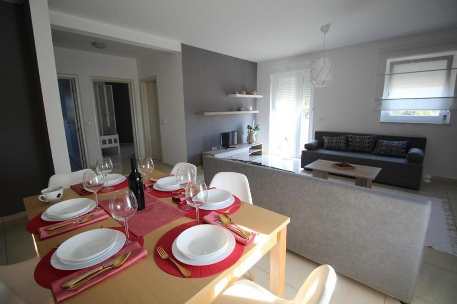 Apartments "Sun-Mauro" - Suitable For Groups Of People Novaglia Esterno foto