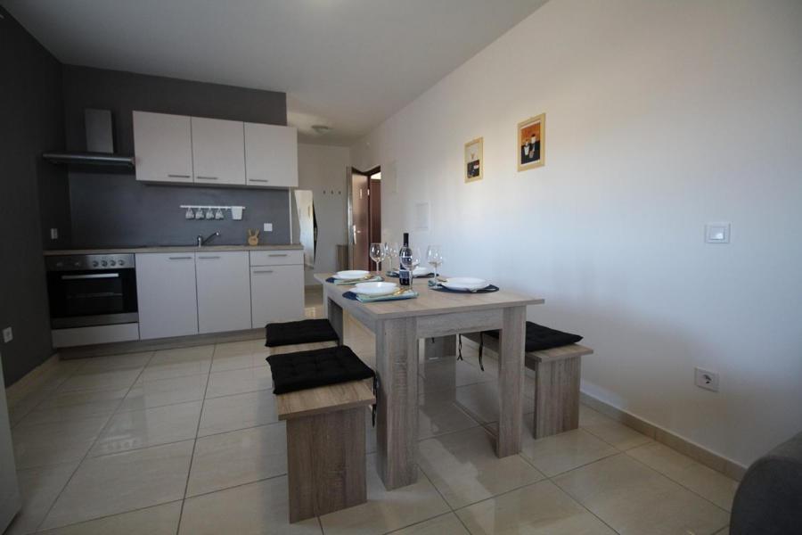 Apartments "Sun-Mauro" - Suitable For Groups Of People Novaglia Esterno foto