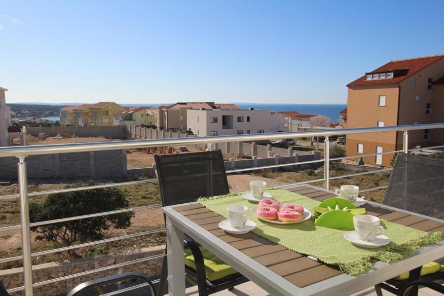 Apartments "Sun-Mauro" - Suitable For Groups Of People Novaglia Esterno foto